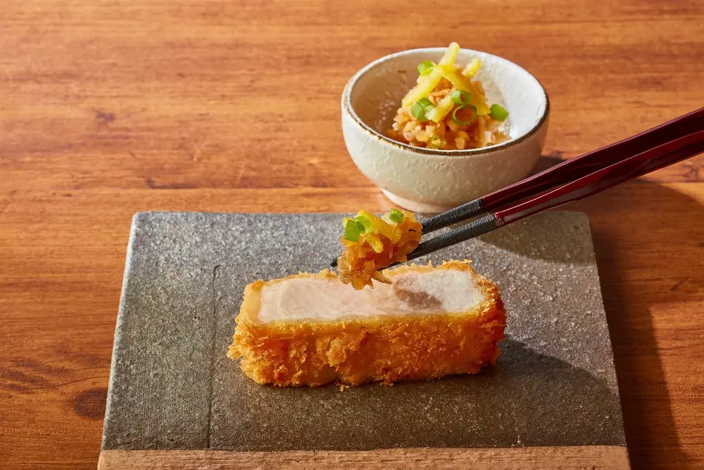 さぼてん自慢の国産銘柄豚シリーズ。乳酸菌で育った「千葉県産熟成マーガレットポークロースかつ御膳」を10月6日（月）から期間限定で販売開始 画像 4