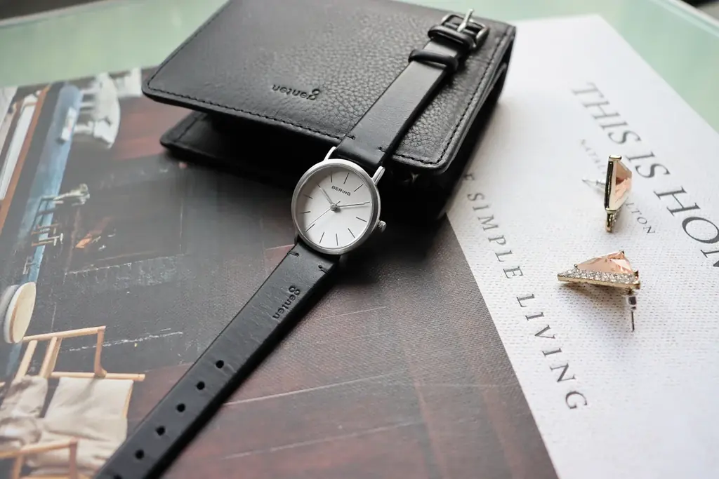 genten×BERING再コラボ、10月10日発売 ミネルヴァ革採用