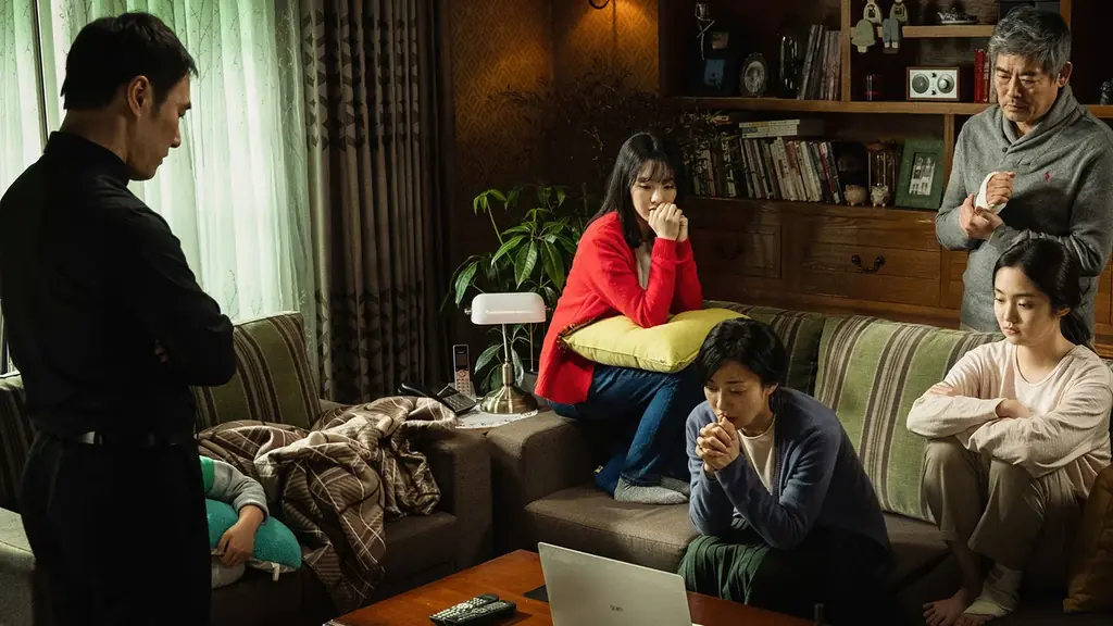 「ABEMA」で楽しむ韓国映画 『ミス・ワイフ』、『スウィンダラーズ』、『メタモルフォーゼ／変身』『同感 ～時が交差する初恋～』、『リバウンド』ラブコメから新感覚ホラーまで厳選5作品を紹介 画像 10