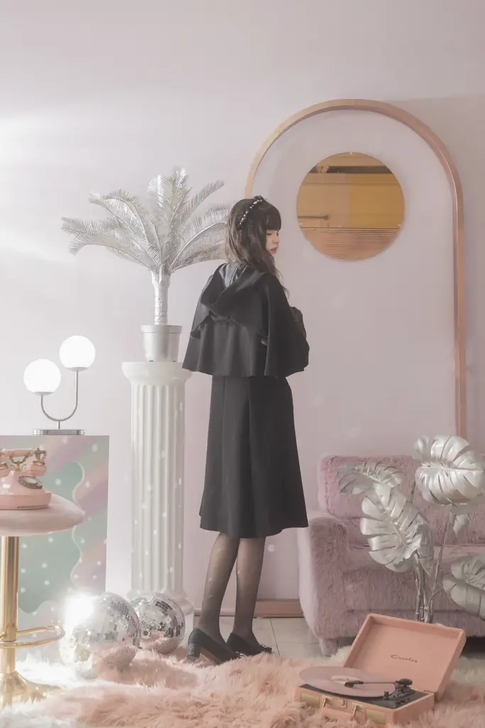 東京ソワール、サンリオキャラクターズ「クロミ」コラボ礼服を10/17発売 画像 2