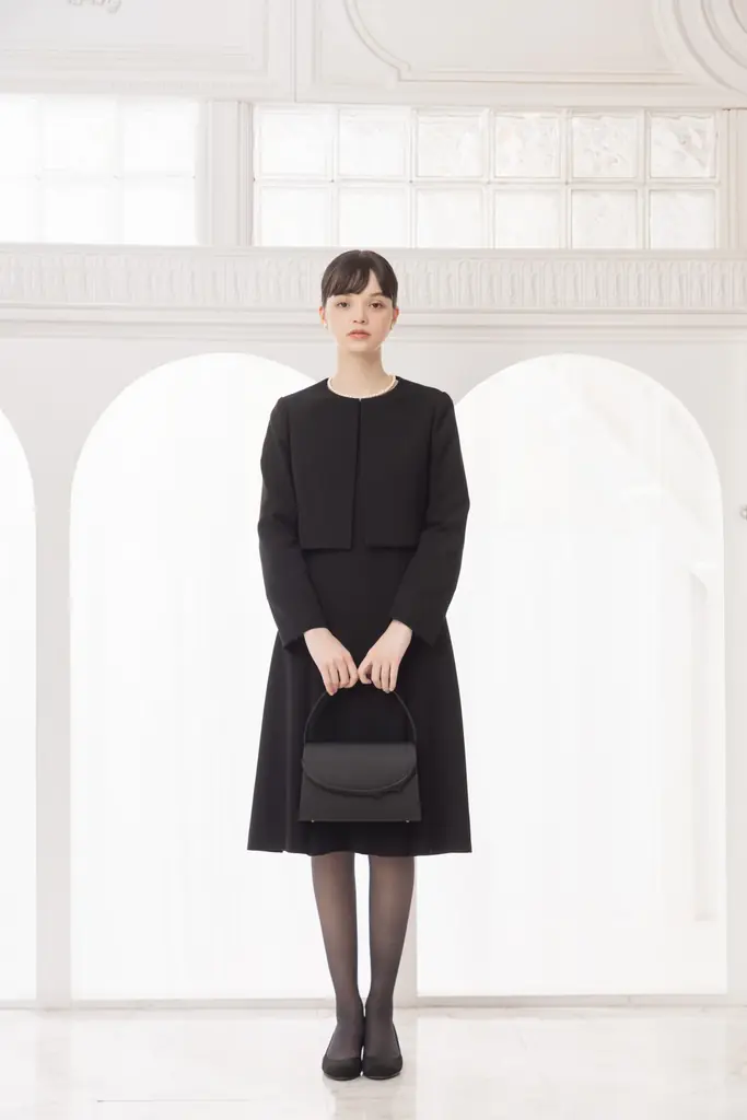 東京ソワール、サンリオキャラクターズ「クロミ」コラボ礼服を10/17発売 画像 3