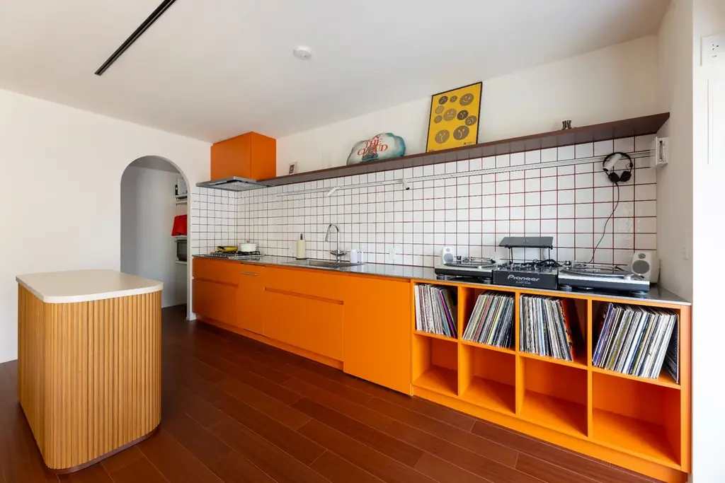 【初公開】生活感を隠し、趣味を空間の主役に！固定型DJブース×アール壁が彩るミッドセンチュリーモダンリノベ見学会｜名古屋市昭和区 画像 5