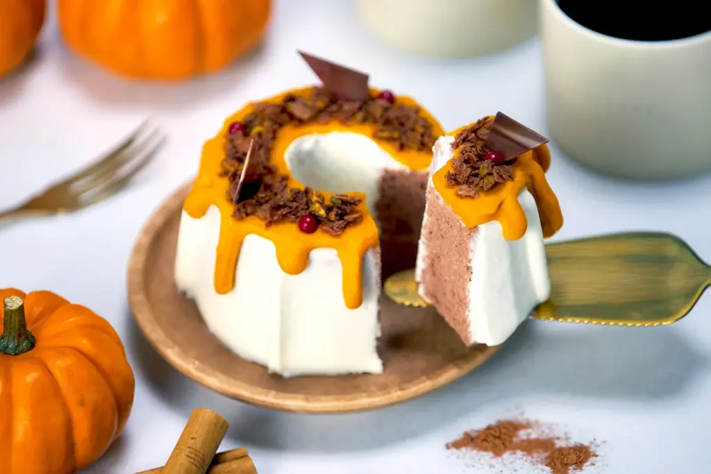 【秋季限定】濃厚なかぼちゃの甘みを堪能できるシフォンケーキが登場！ 画像 2