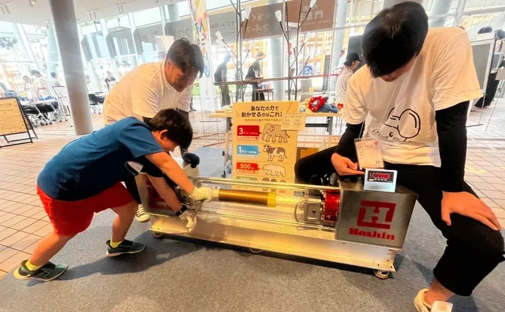 「大盛況！延べ来場11,000人超」大阪・関西万博「ものづくりテーマパーク」に出展しました 　～門真市長もスーパーSSジャッキを体験～ 画像 2