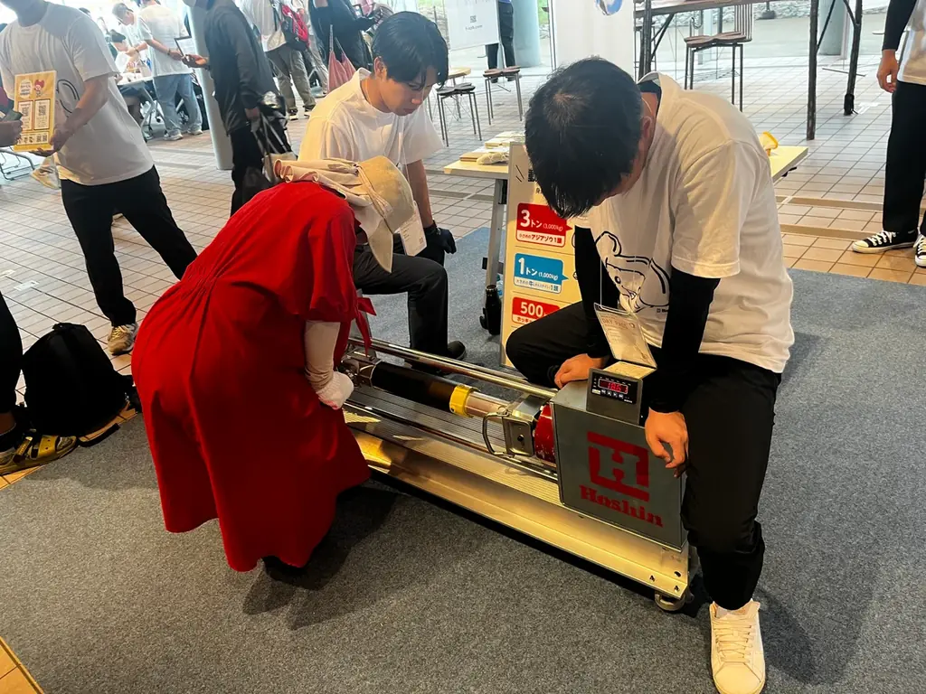 「大盛況！延べ来場11,000人超」大阪・関西万博「ものづくりテーマパーク」に出展しました 　～門真市長もスーパーSSジャッキを体験～ 画像 3