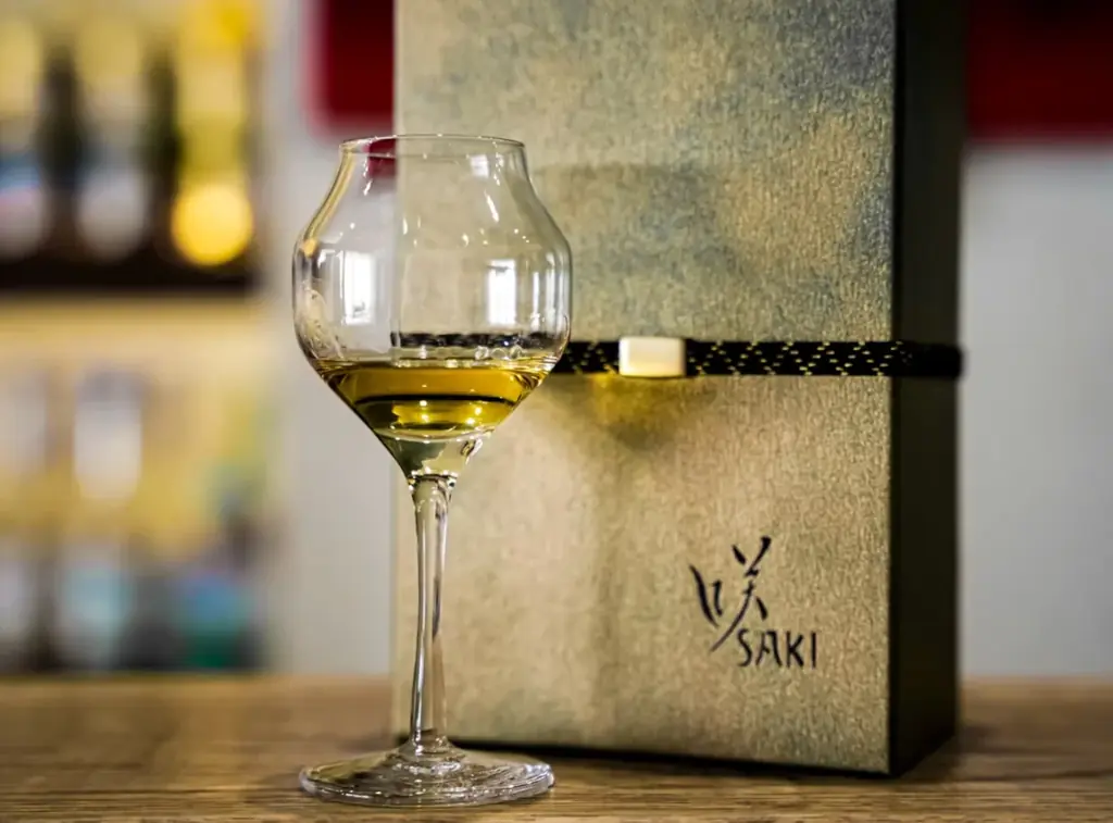 【蕾グラス】マスターオブウイスキーの称号を持つ静谷和典による国産ハンドメイドのオリジナルグラスが６脚セットにて発売！発売から約2年で累計6000脚の販売を達成！ 画像 1