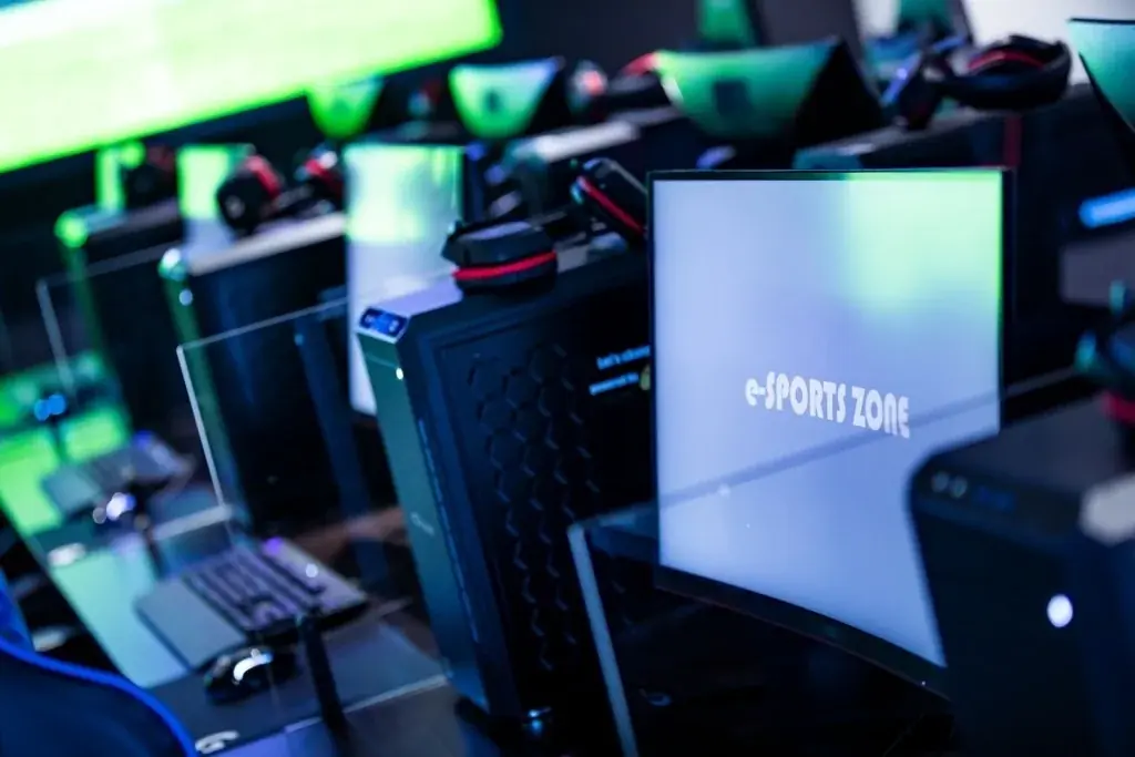 ゲームで健康を目指す！京都府亀岡市のスタジアムで世界的人気タイトル公認の「eスポーツ大会 KAMEOKA CUP」12月21日開催。 画像 3