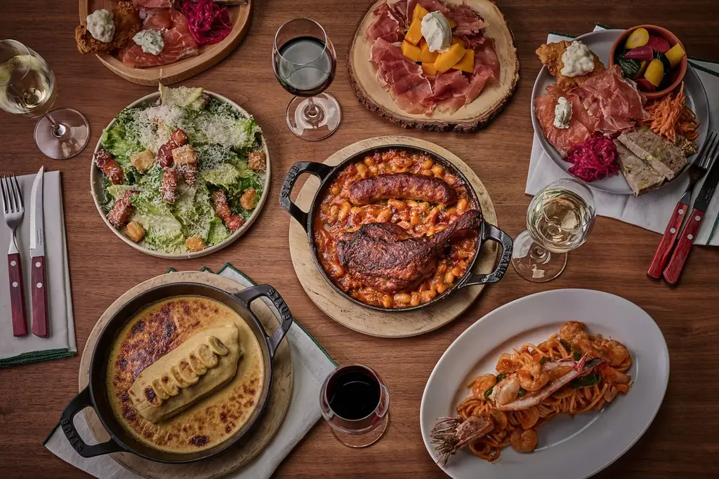 「大井町トラックス」に新たなレストラン・ルーフトップバーが誕生「The TAILOR YARD MAIN DINING」「The TRAVELERS HOUSE ROOFTOP BAR」 画像 4