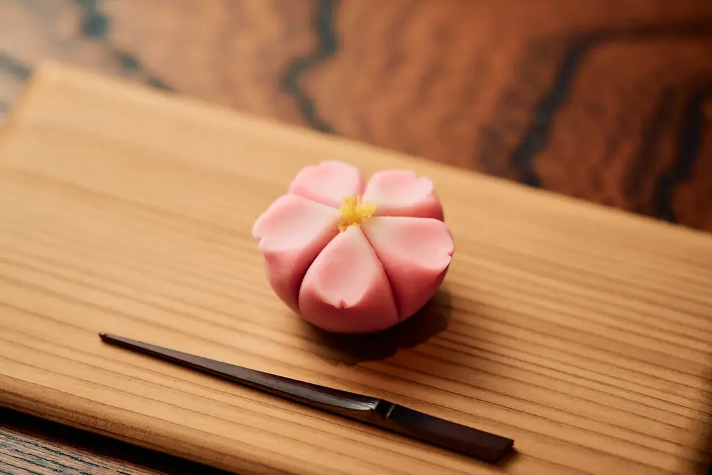 オープンから10ヶ月でミシュランガイド掲載の「九九九」が10月8日からの催事「阪神モンブラン展vol.2」に初出展 画像 3