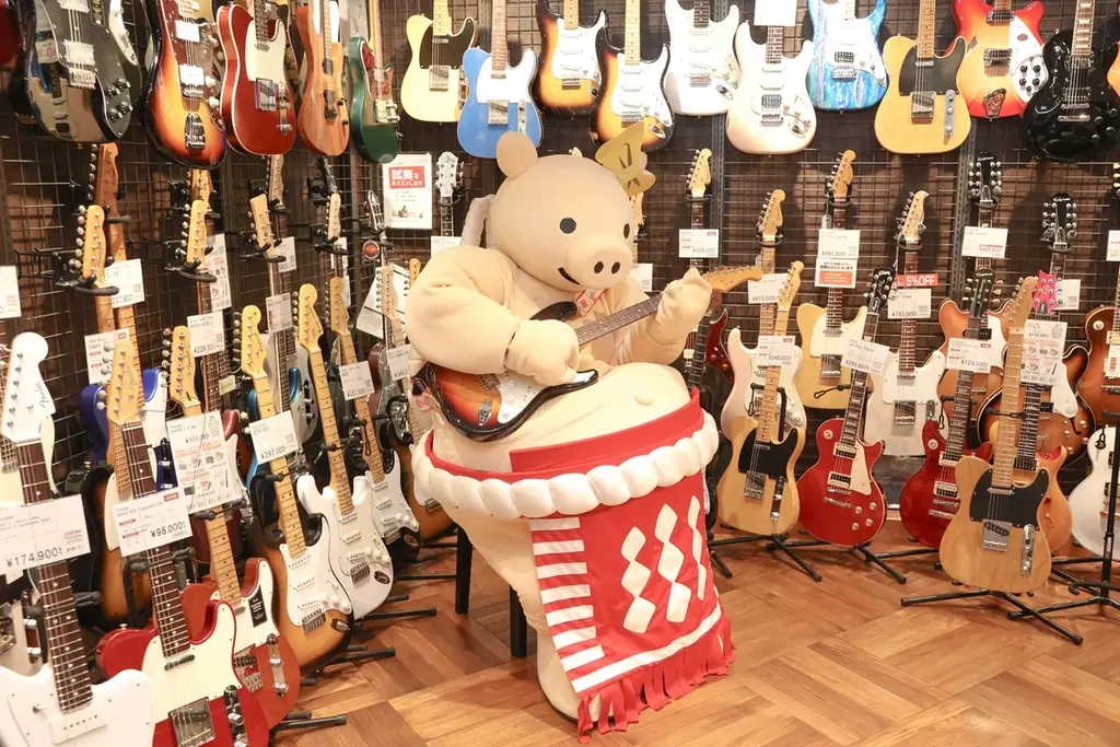 【矢場とん×島村楽器】名古屋名物みそかつでおなじみの「矢場とん」とコラボレーション！ギターストラップとピックを10月15日（水）に発売 画像 3