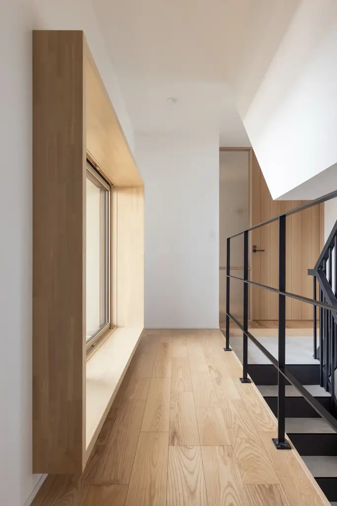 【1日限定開催】“程よい距離感”を叶える住まいの工夫と、素材の心地よさ。アイアン手摺・造作扉が魅せる上質リノベ見学会｜岩倉市 画像 4