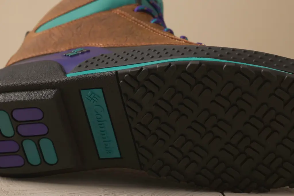 伝説的デザイナー、ピーター・ムーア氏が手がけたアイコニックブーツを復刻「Bugaboot 1」2025年10月16日(木)　世界1993足限定発売 画像 4