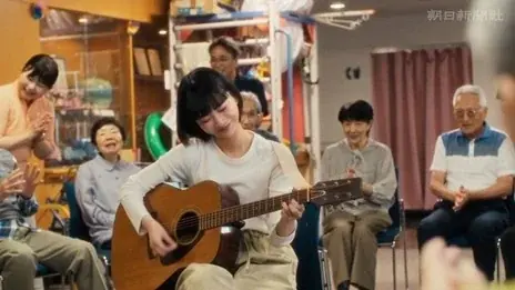 松下洸平さん、見上愛さんが朝日新聞記者を演じるドラマ３話公開 画像 2