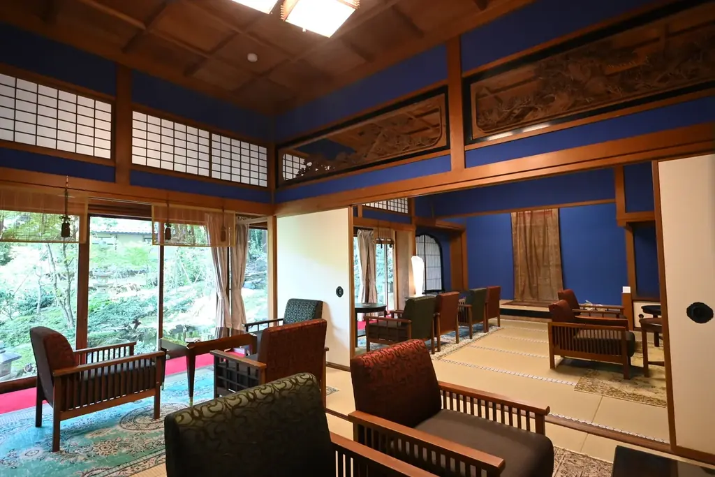 【加賀依緑園】秋の山中温泉に映える月替わり工芸展。九谷焼の艶めき『工藤 完子 展-女神たち-』（開催中）／ガラスのきらめき『塚原 梢 展』（11月7日～）を開催 画像 17