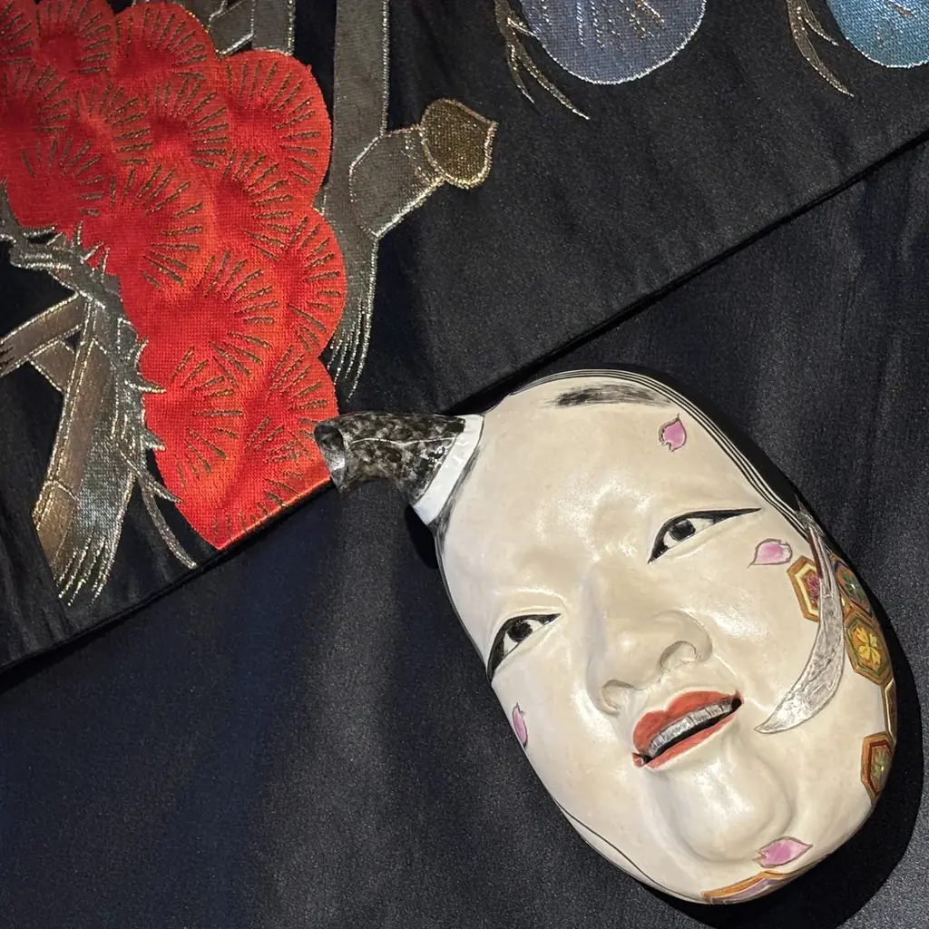 【加賀依緑園】秋の山中温泉に映える月替わり工芸展。九谷焼の艶めき『工藤 完子 展-女神たち-』（開催中）／ガラスのきらめき『塚原 梢 展』（11月7日～）を開催 画像 7