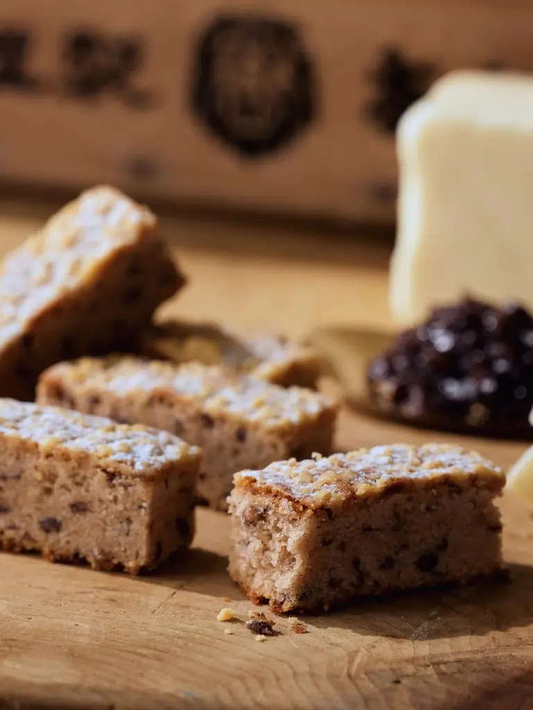 【岡田謹製 あんバタ屋】羽田空港第1ターミナルに期間限定出店。東京駅で大人気。こだわりのあんバタースイーツを取り揃えました。 画像 3