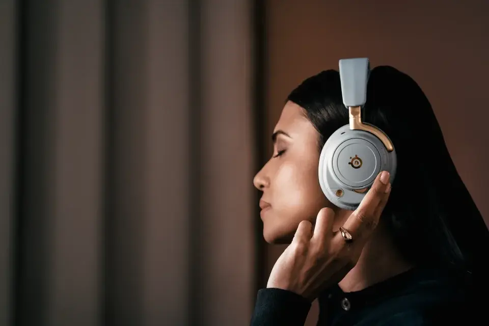 10/17発売 Arctis Nova Elite、世界初Hi-Resワイヤレス