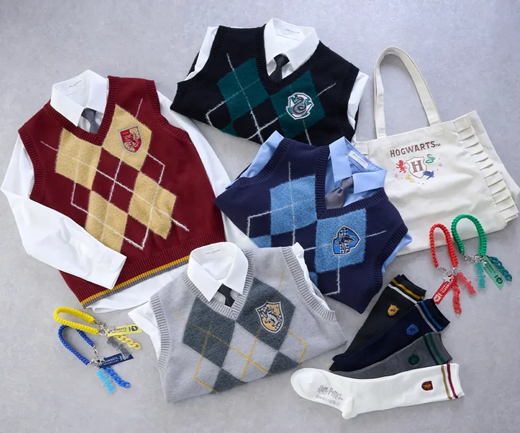 ポンポネット ジュニアが『Harry Potter（ハリー・ポッター）』とスペシャルコラボレーション！ホグワーツ魔法魔術学校の生徒気分を味わえるスクール⾵アイテムが2025年10月10日(金)発売！ 画像 2