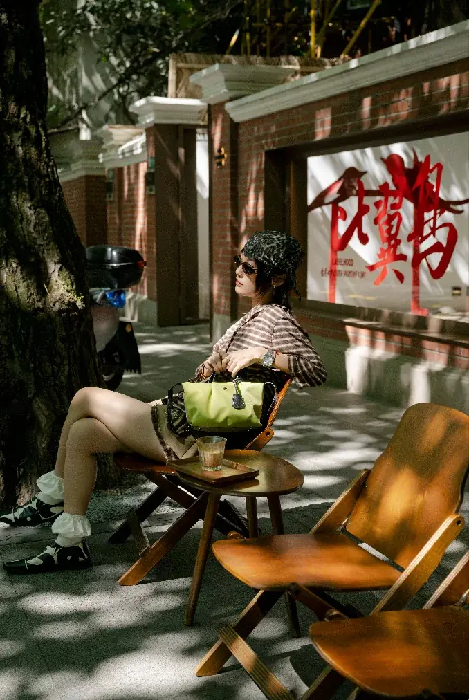 中国SNS「小紅書(REDNOTE）」で大バズ。1日1,500個売れた肩楽シリーズから特別仕様の新作登場！　〈Kind Blue Campaign〉を心斎橋から世界へ 画像 20