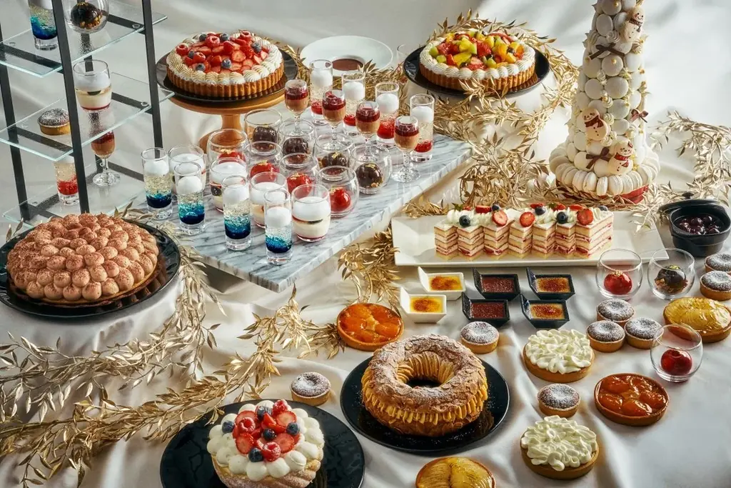 【ヒルトン横浜】『とろけるチョコレートとタルト 冬のスイーツビュッフェ』をAllday Dining Paradeにて開催 画像 1