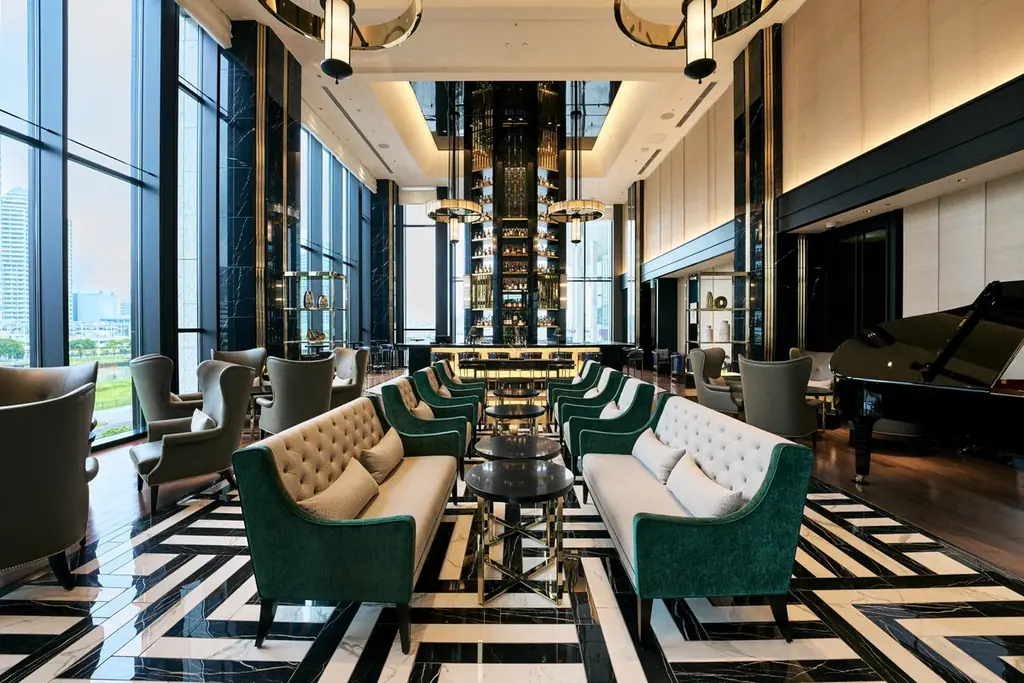 【ヒルトン横浜】冬のアフタヌーンティー『赤い果実とホワイトチョコのハーモニー』を提供 画像 5