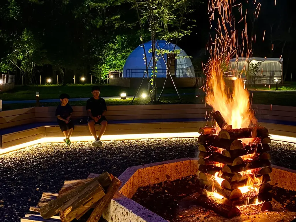 秋の日光を満喫！紅葉とハロウィン装飾を楽しむグランピング 画像 6