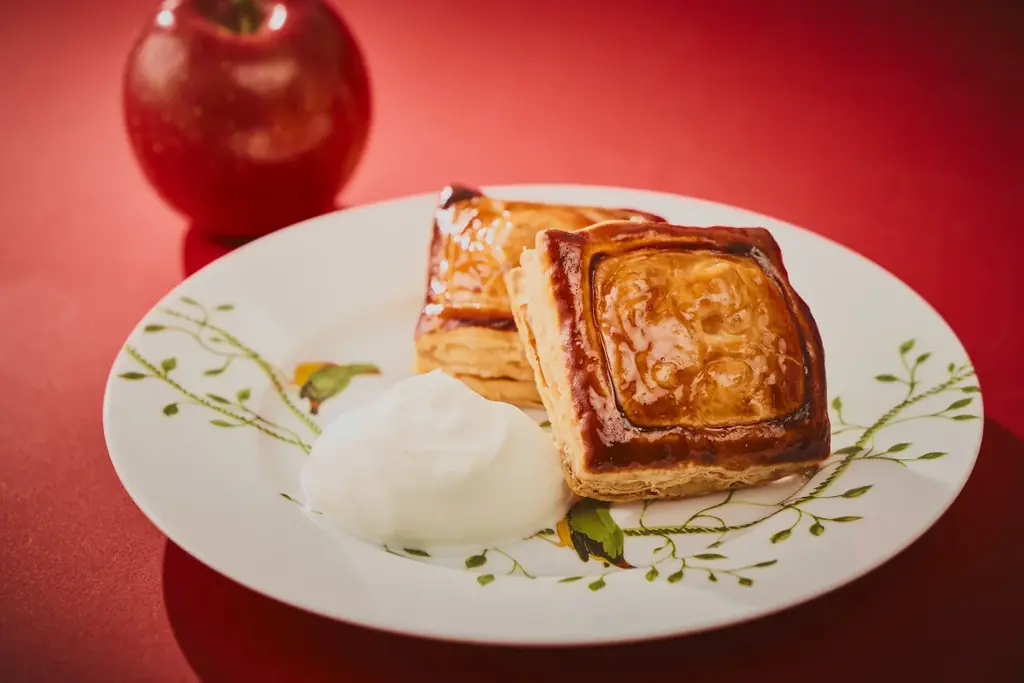 【大阪ステーションホテル】11月10日～12月15日限定　赤くつやめき甘やかに香る　りんごアフタヌーンティー 初登場 画像 2