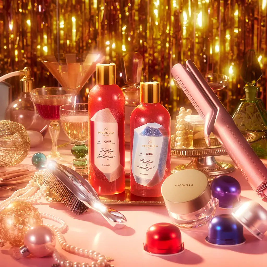 【限定コフレ】日本初のパーソナライズヘアケア MEDULLA(メデュラ)からブランド初となるクリスマスコフレが数量限定で登場！ギフト限定商品や新商品を5つ含む豪華コフレが10/15先行予約開始！ 画像 1