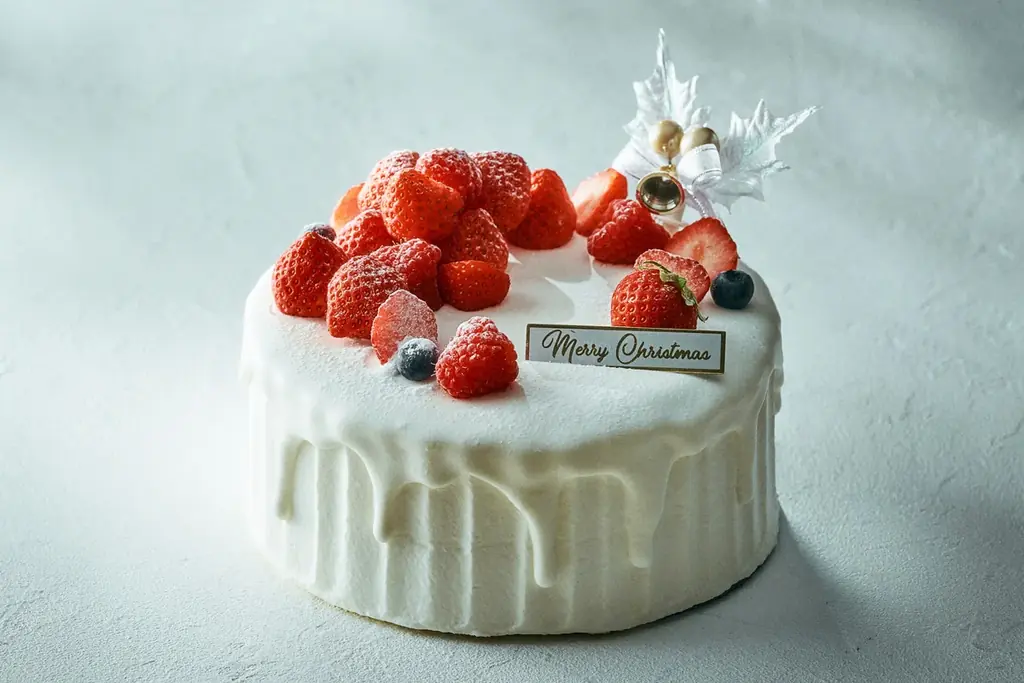 ヒルトン東京お台場 クリスマスケーキ2025　希少ないちごや冬育ちのマンゴーを使用した5万円の“至高のケーキ”をはじめ全4種を販売 画像 4