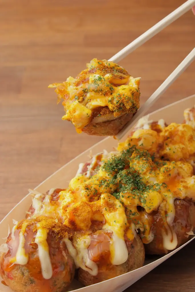 【 食欲の秋！禁断の “てりたま” 誕生！】 新作 『カレー風味のチーズてりたま』 10/18（土）より、期間限定で登場！ 画像 2