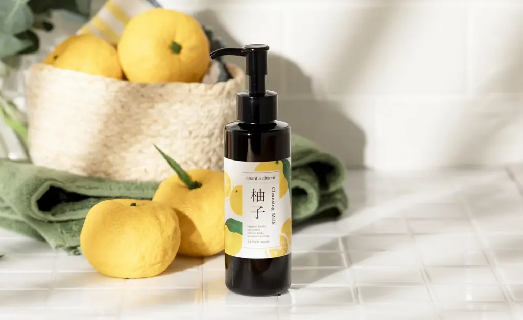 【chant a charm（チャントアチャーム）】から、ブランド人気NO.1*¹のクレンジングに心をときほぐす「ゆずの香り」登場。「クレンジングミルク ゆず」を2025年10月24日より数量限定発売 画像 6
