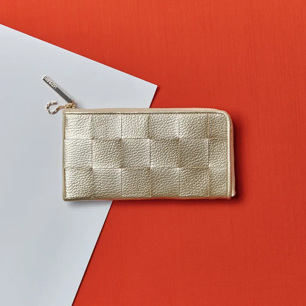 〈占星術家 カトウチサ×レイジースーザン〉＼2026年の運をつかむ！／お金と幸せを引き寄せる『最強開運コラボ財布』を限定販売 画像 5