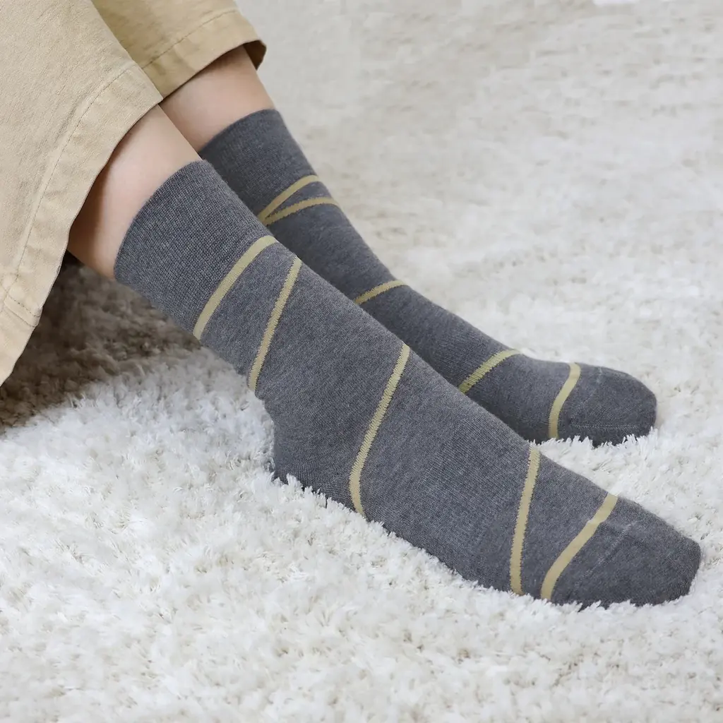 皆川明さんと考案した新しいソックス「WIND」 画像 4