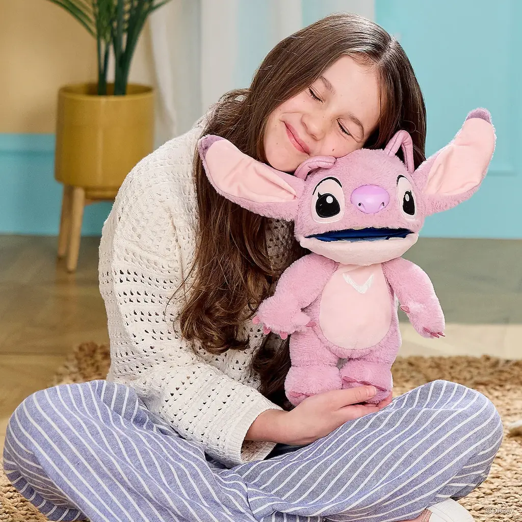 本物みたいに動いておしゃべりする！スティッチの”遊べる最先端パペット”が登場！ 画像 4