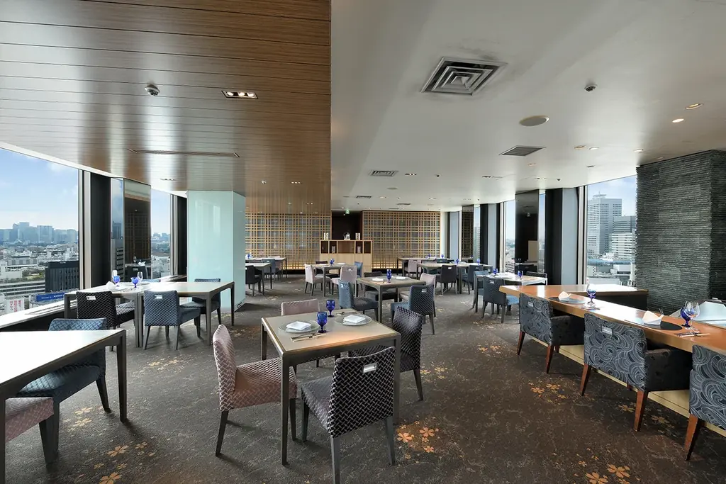 【新宿プリンスホテル】幸せを紡ぐブルーの煌めきと聖夜の贈り物「Jewel Blue クリスマスアフタヌーンティー」を販売 画像 10