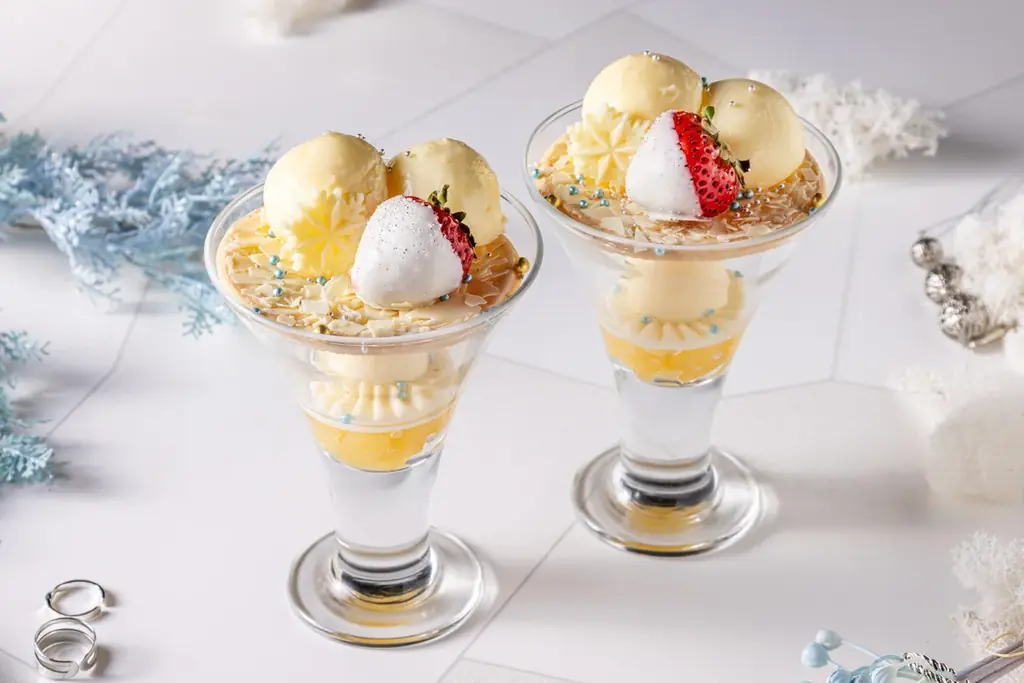 【新宿プリンスホテル】幸せを紡ぐブルーの煌めきと聖夜の贈り物「Jewel Blue クリスマスアフタヌーンティー」を販売 画像 9