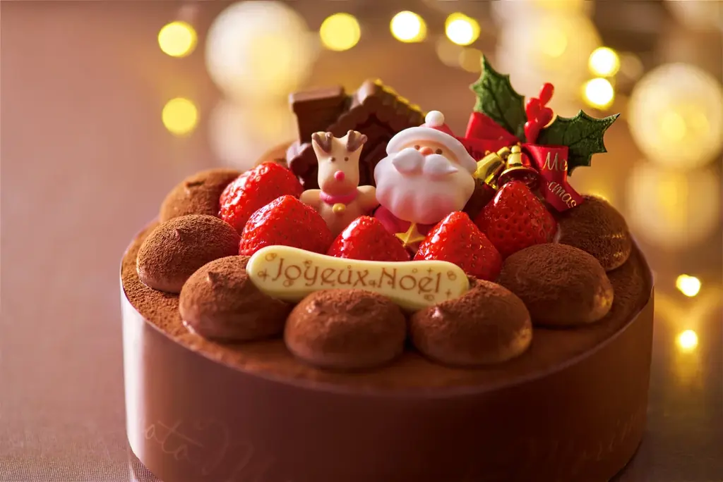 【早割特典あります】創業76年の確かな技術で、王道なのに特別な「苺×クリーム」のケーキをご用意。新作「もりもとスペシャリティ」は雪国の物語を一口に込めたクリスマスケーキとしてお届けします。 画像 2