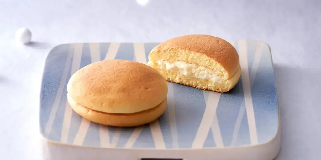 【早割特典あります】創業76年の確かな技術で、王道なのに特別な「苺×クリーム」のケーキをご用意。新作「もりもとスペシャリティ」は雪国の物語を一口に込めたクリスマスケーキとしてお届けします。 画像 6