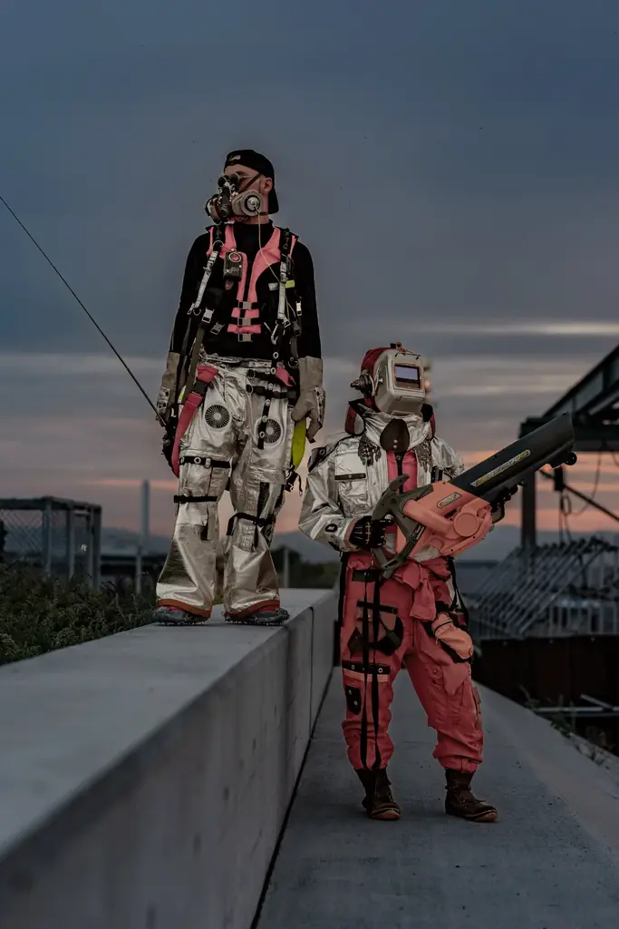 大阪・関西万博会場に​浮かぶ、​光る​鳥居の​正体は。​人と​宇宙の​調和を​表現した​水上の​空間彫刻作品群が​10月12日まで​展示中 画像 4