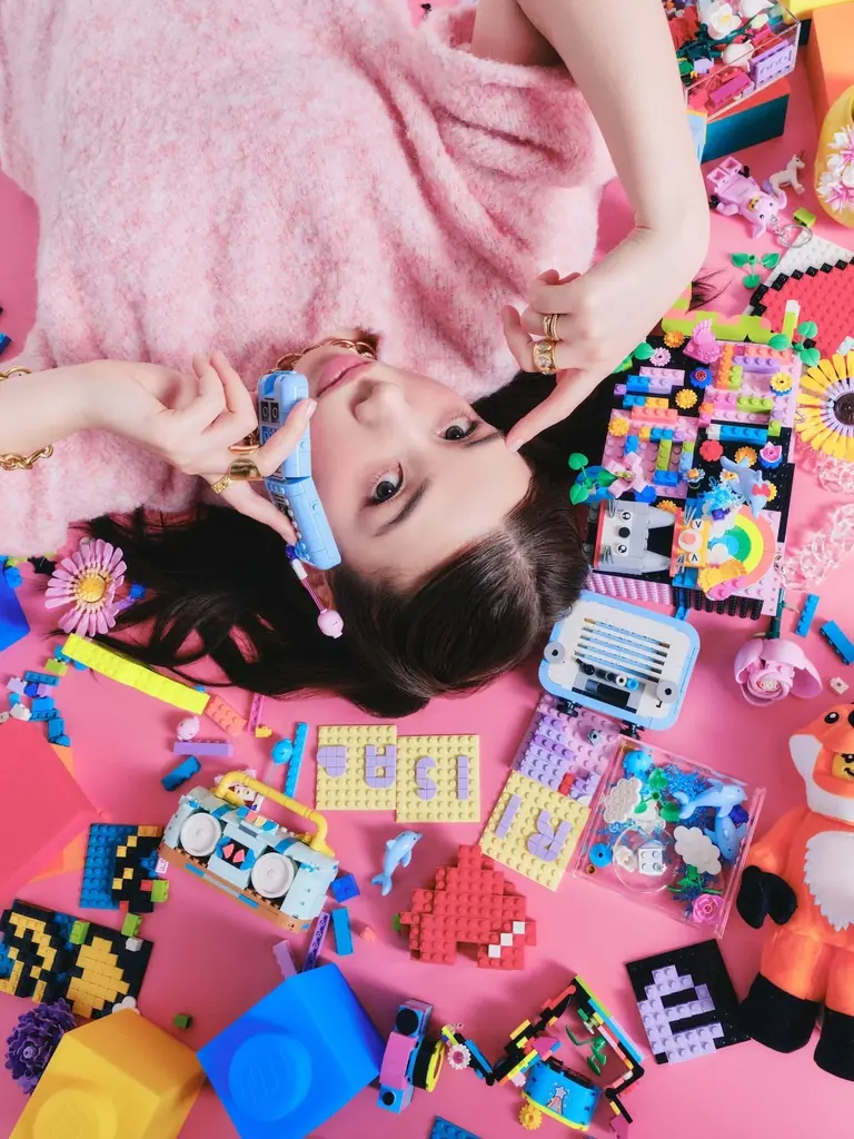 レゴグループ「Never Stop Playing – 心が動く方へ」キャンペーンに仲里依紗、西洸人（INI）らが登場 画像 1