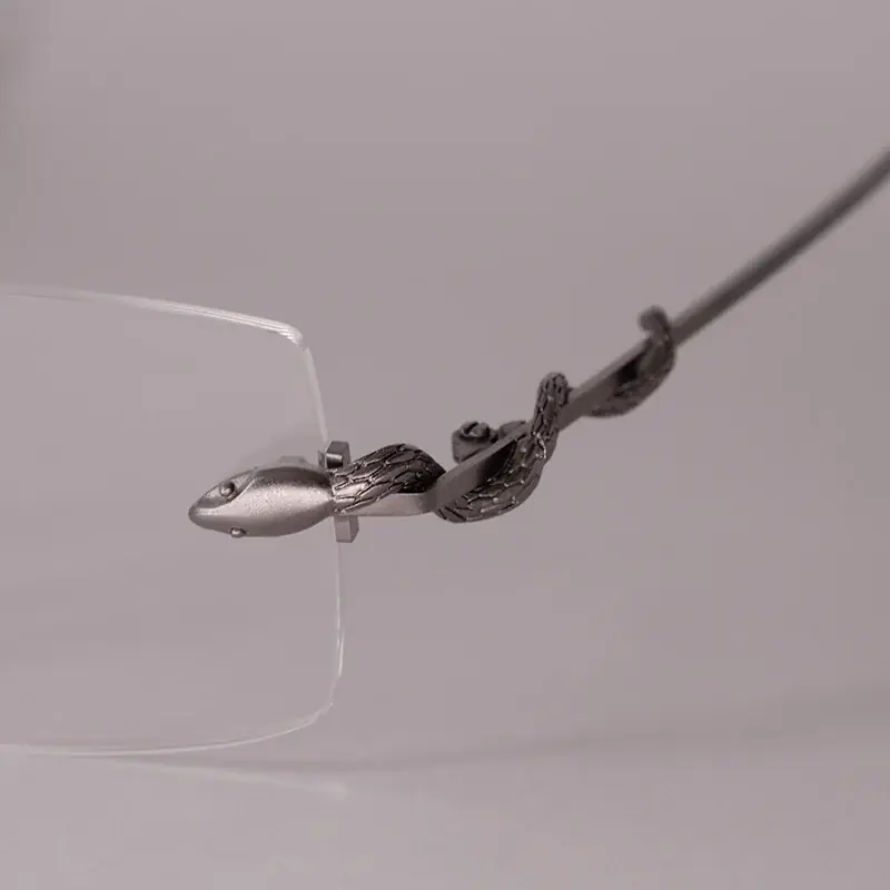 『九龍ジェネリックロマンス』眉月じゅん先生監修鯨井令子モデル＆蛇沼みゆきモデル眼鏡が登場！ 画像 6