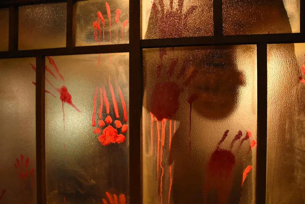 新潟で３万人超を動員した大好評展示会が、東京ソラマチ®に上陸！『ホラーにふれる展　－映画美術の世界－』10月11日（土）開催初日レポート到着！ 画像 1