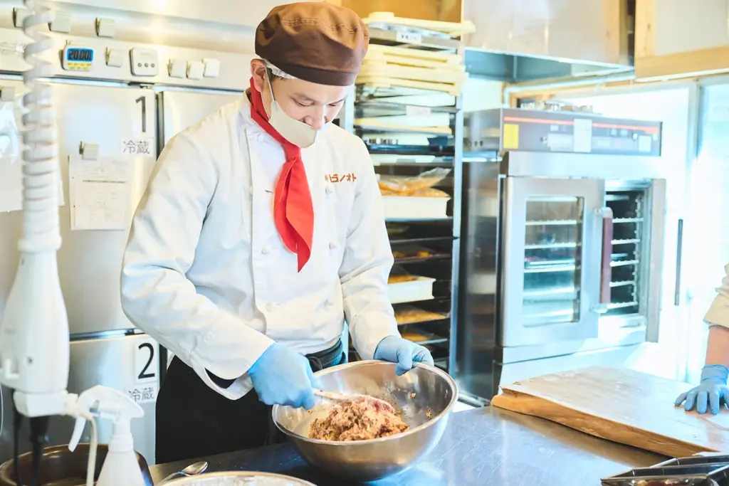 風景に恋をした小さな菓子工房〈カゴノオト〉が生み出す、“1年を誇りに思えるシュトーレン”――誰もやらない1年仕込みで売上前年比186%を達成‼ 画像 10