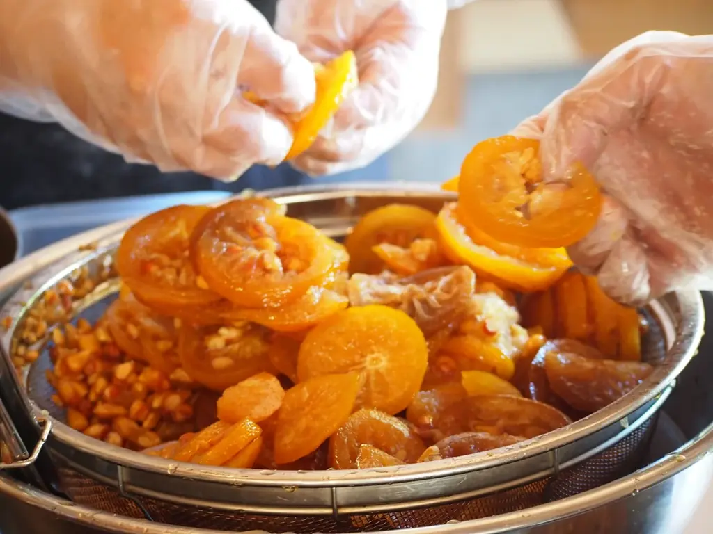 風景に恋をした小さな菓子工房〈カゴノオト〉が生み出す、“1年を誇りに思えるシュトーレン”――誰もやらない1年仕込みで売上前年比186%を達成‼ 画像 6