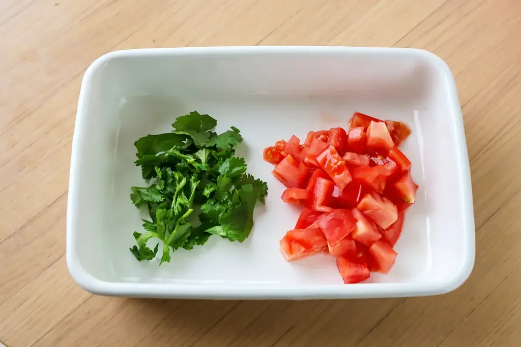 ファミマル史上過去最大級！あさりの旨みと女性に人気の「旨辛」で仕立てる「ファミマル あさりとキムチ味 チゲうどん」 10月14日（火）新発売楽しみ方も広がる料理研究家考案アレンジレシピも公開 画像 12