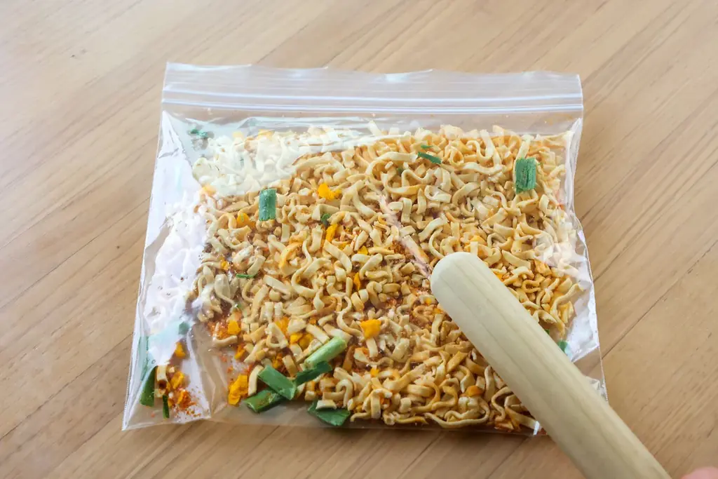 ファミマル史上過去最大級！あさりの旨みと女性に人気の「旨辛」で仕立てる「ファミマル あさりとキムチ味 チゲうどん」 10月14日（火）新発売楽しみ方も広がる料理研究家考案アレンジレシピも公開 画像 7