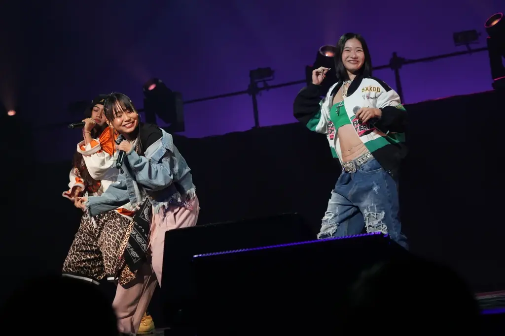 沖縄アクターズスクールメンバーがMAXのデビュー30周年を記念した「MAX 30th LIVE CONTACT 2025 Ways To Go 〜Come on B.B.WAVES〜」​へ出演！ 画像 4