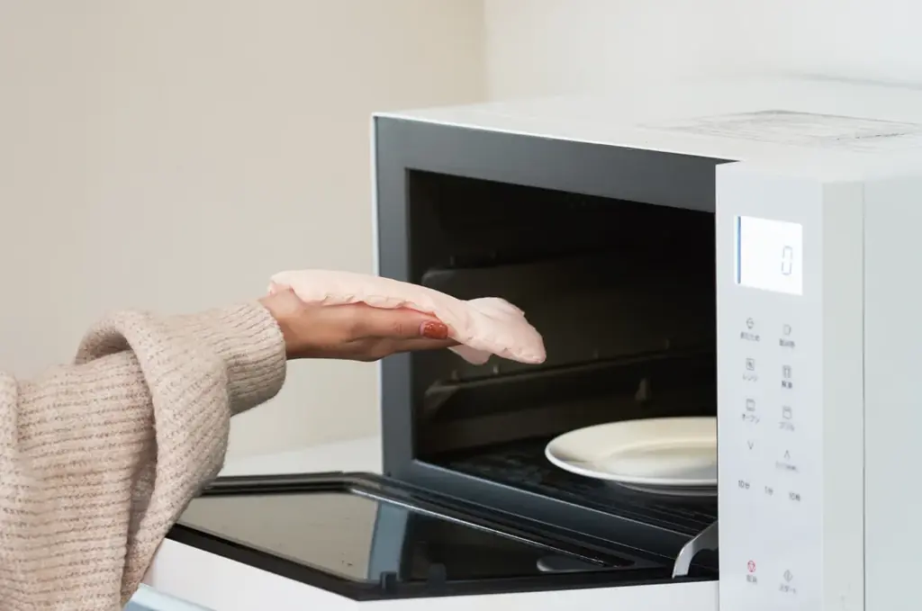 おなかを温めながら、姿勢をサポートする『ふんばるずウォーマー』に「ロップイヤーラビット」と「ヒツジ」が新登場。2025年10月24日(金)より販売開始。 画像 10