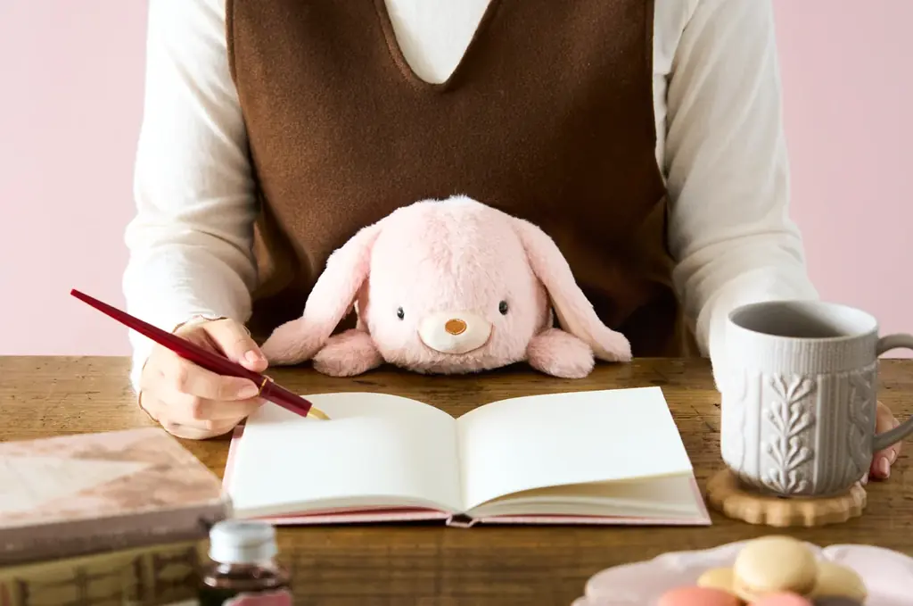 おなかを温めながら、姿勢をサポートする『ふんばるずウォーマー』に「ロップイヤーラビット」と「ヒツジ」が新登場。2025年10月24日(金)より販売開始。 画像 5