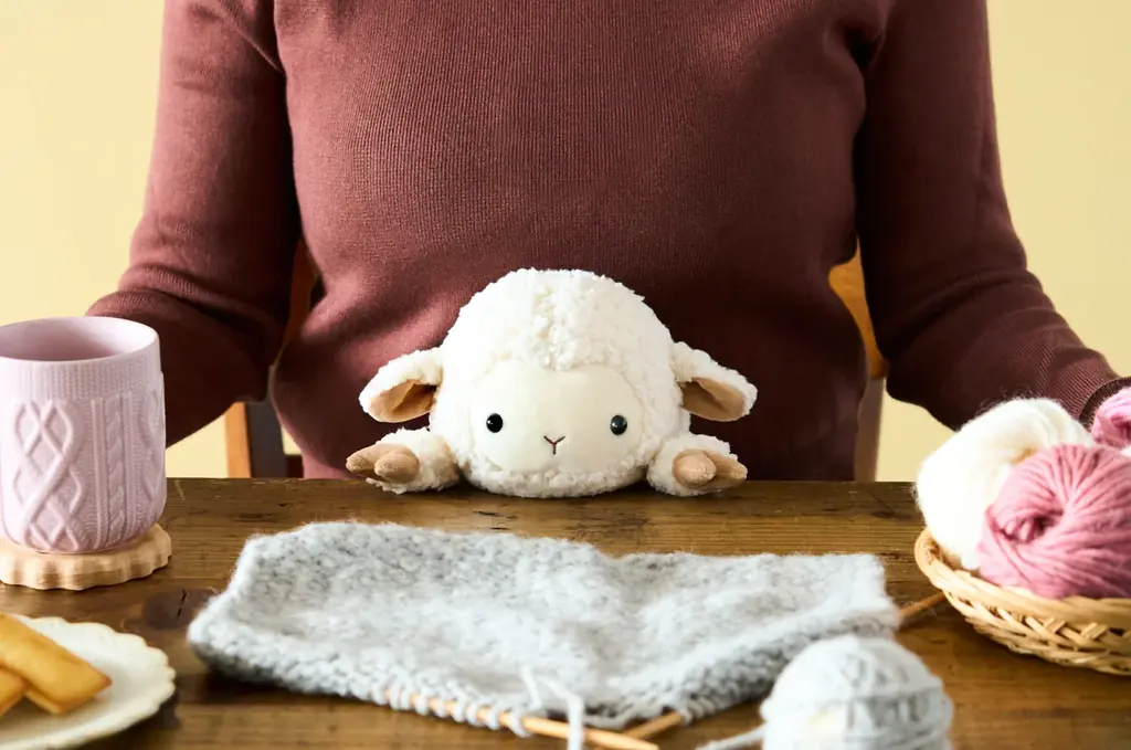 おなかを温めながら、姿勢をサポートする『ふんばるずウォーマー』に「ロップイヤーラビット」と「ヒツジ」が新登場。2025年10月24日(金)より販売開始。 画像 6